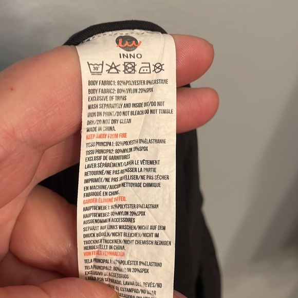 EUC INNO Athletic shorts.  Black size M - Picture 7 of 7